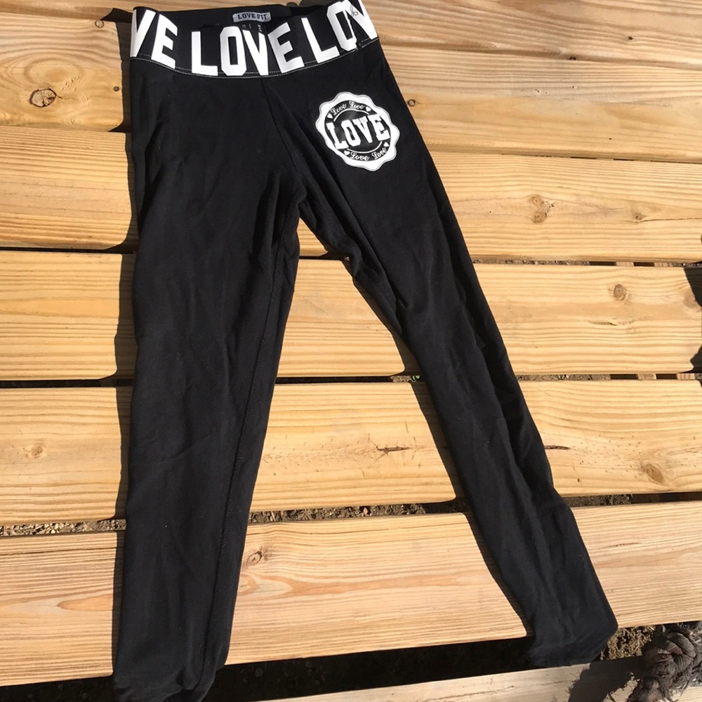Cotton spandex blend black leggings “LOVE” print